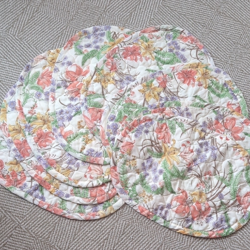 Vintage Floral Leaf Quilted Placemats Set Golden Girls 80s Cream Purple Green